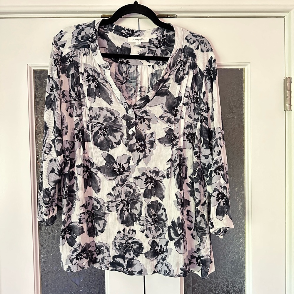 Floral Gauzy V-Neck Top